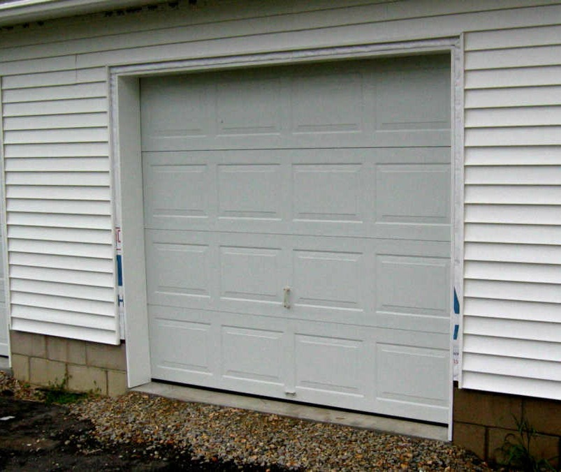 vinyl-garage-door