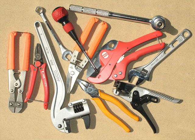 hand-tools-for-garage-workshop